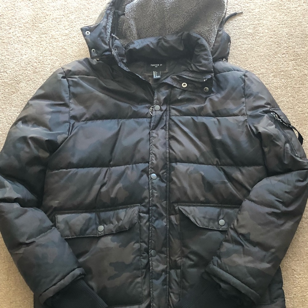 Forever 21 Mens Cameo Puffer Winter Jacket